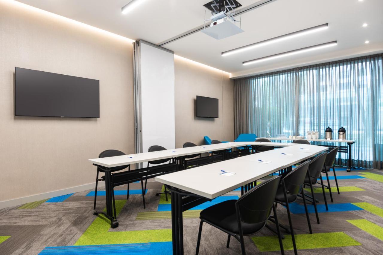 Holiday Inn Express Bogota - Parque La 93 By Ihg Екстер'єр фото