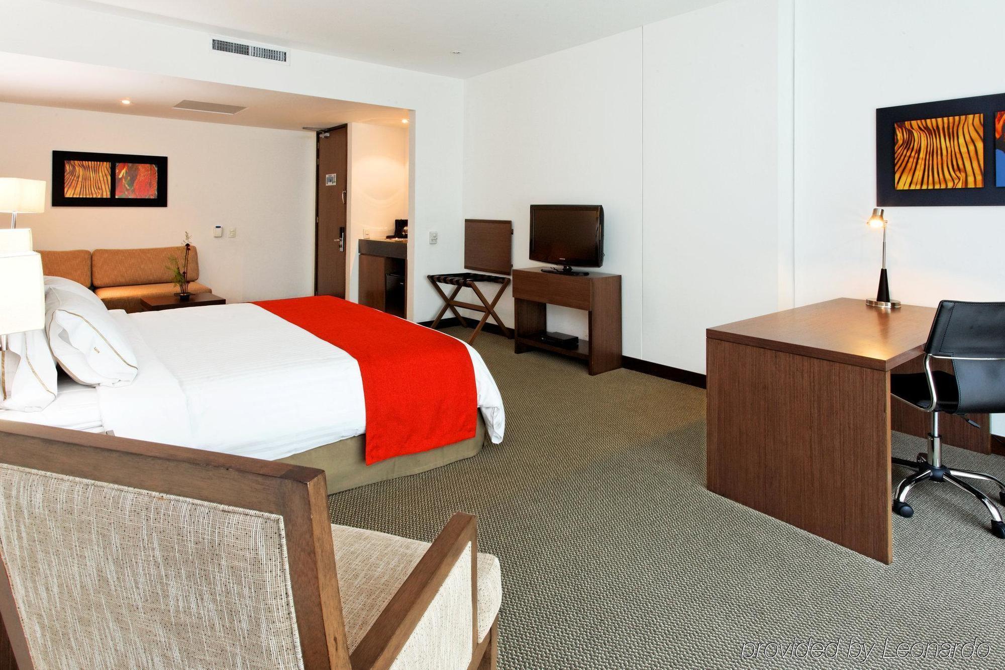 Holiday Inn Express Bogota - Parque La 93 By Ihg Екстер'єр фото