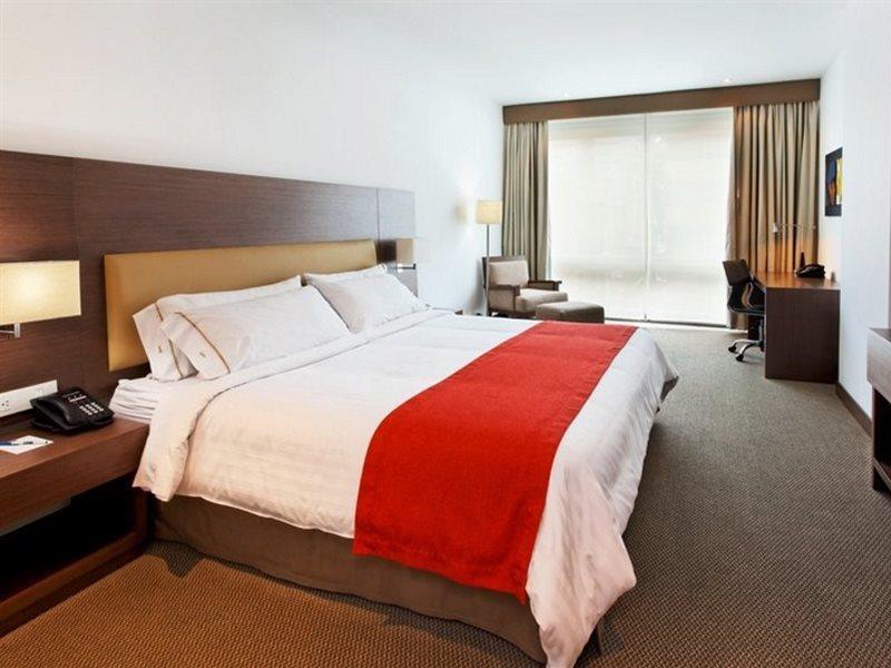 Holiday Inn Express Bogota - Parque La 93 By Ihg Екстер'єр фото