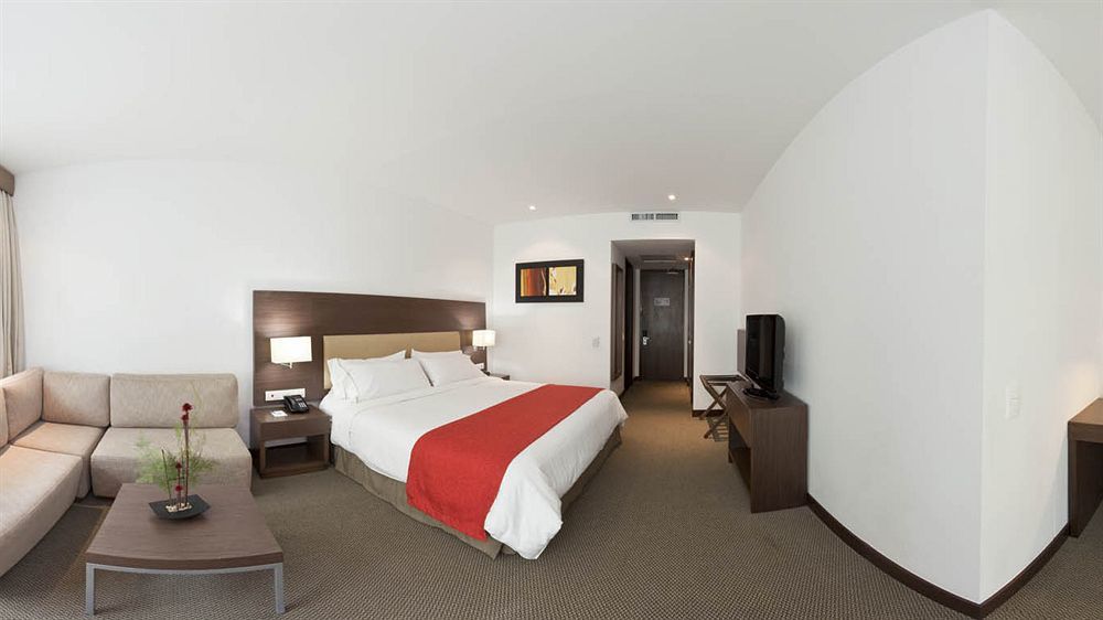 Holiday Inn Express Bogota - Parque La 93 By Ihg Екстер'єр фото