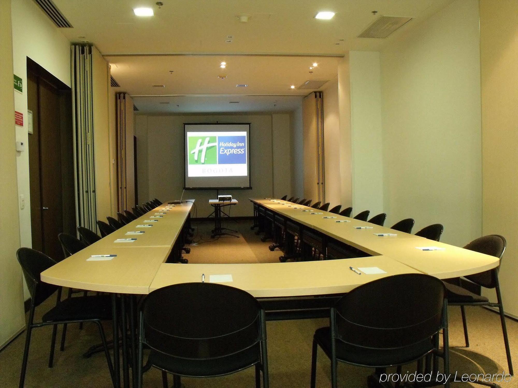 Holiday Inn Express Bogota - Parque La 93 By Ihg Бізнес фото
