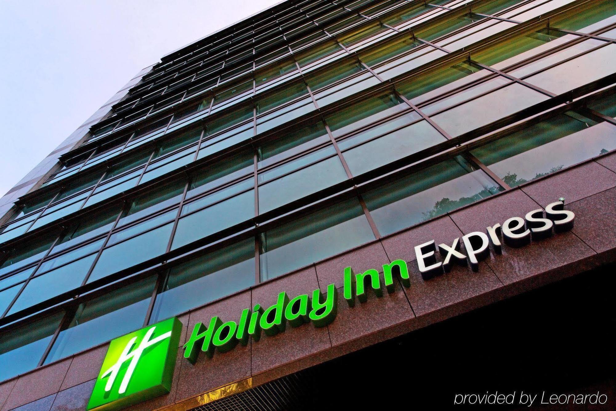 Holiday Inn Express Bogota - Parque La 93 By Ihg Екстер'єр фото